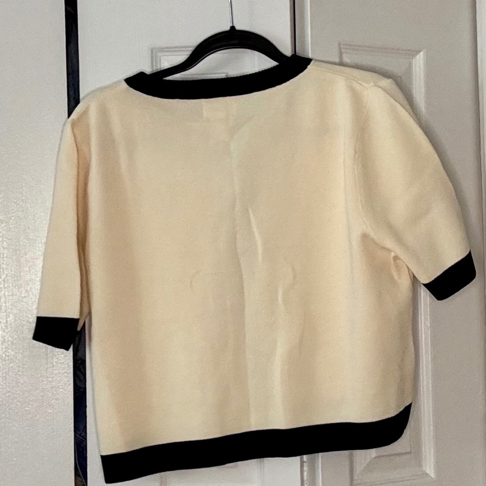 H&M Short Sleeve Cardigan with Gold Buttons - Picture 3 of 4